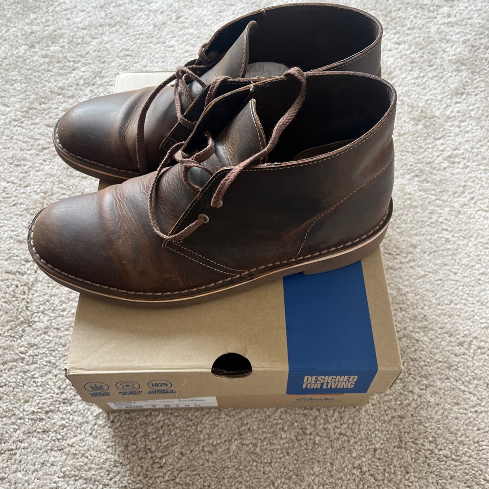 Clarks Men's Brown Chukka Boots Size 8.5 - Picture 3 of 5
